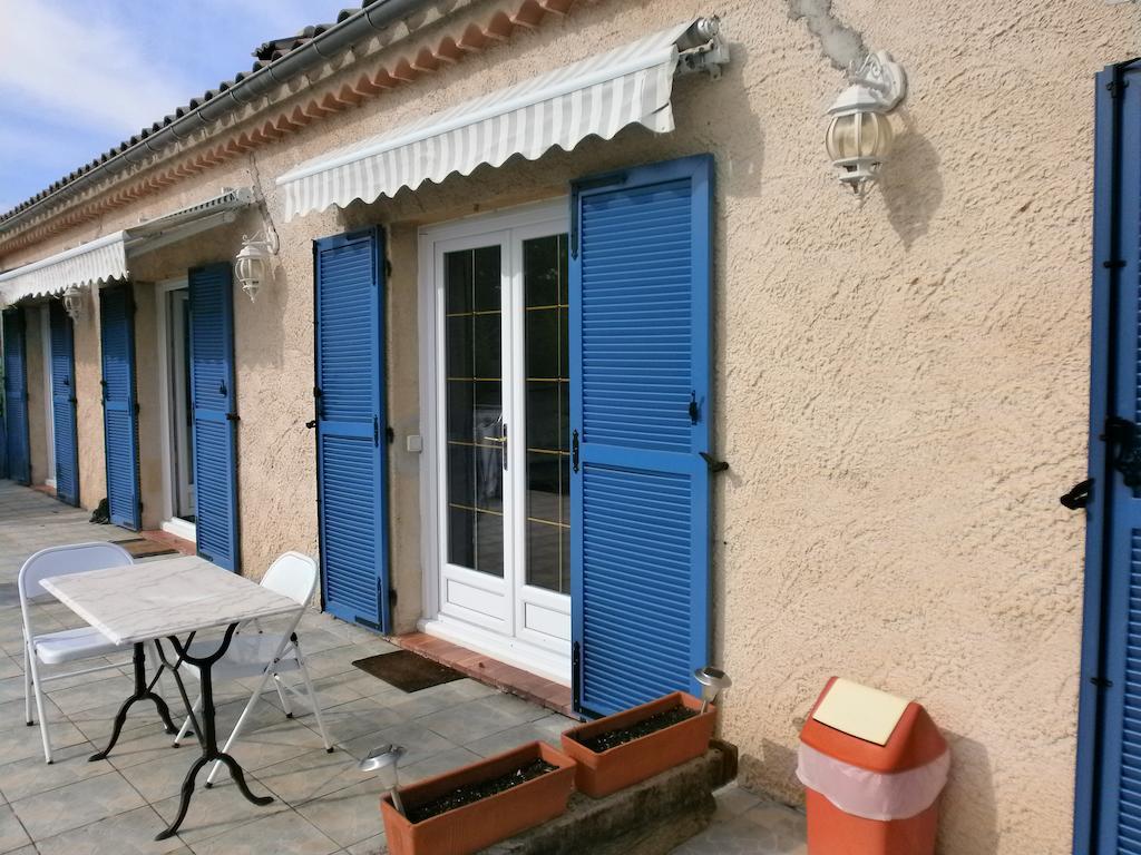 Bed and Breakfast Les Tourterelles à Callian  Extérieur photo